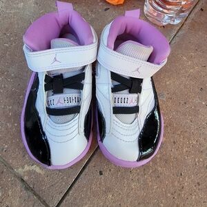 AIR JORDAN TENNIS SHOES
